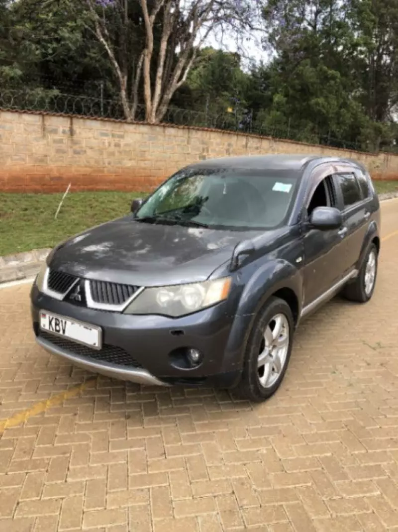 Mitsubishi OUTLANDER   - 2005