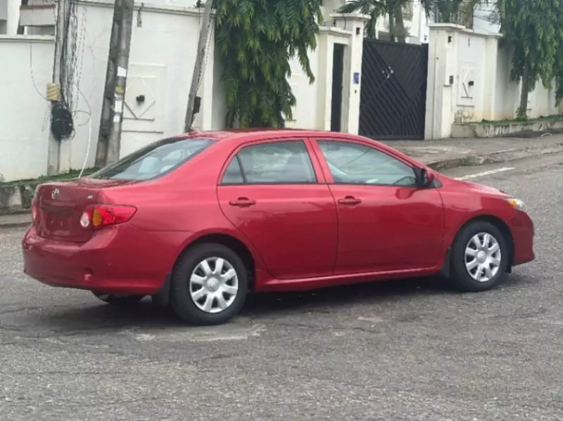 Toyota Corolla   - 2010