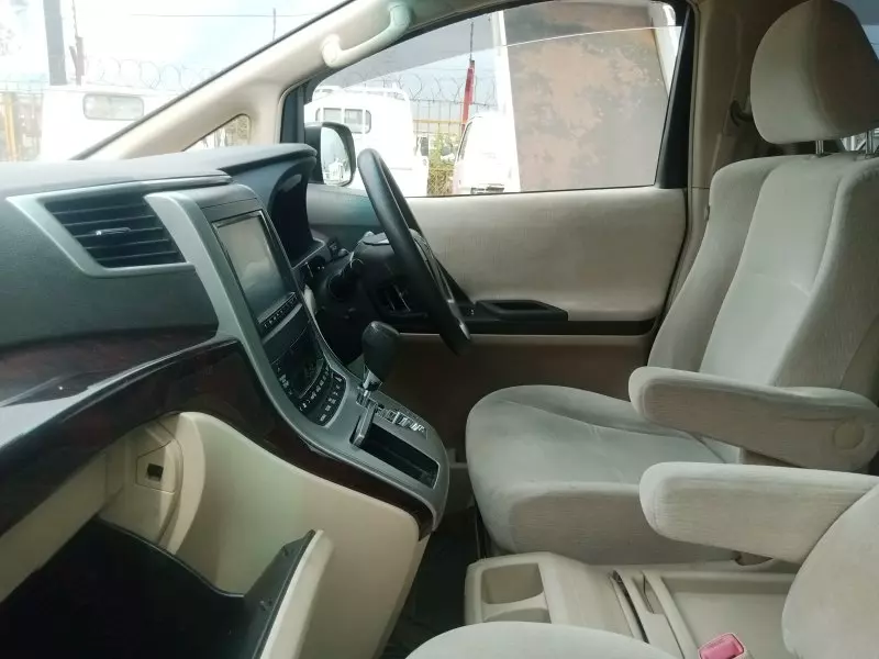 Toyota Alphard   - 2012