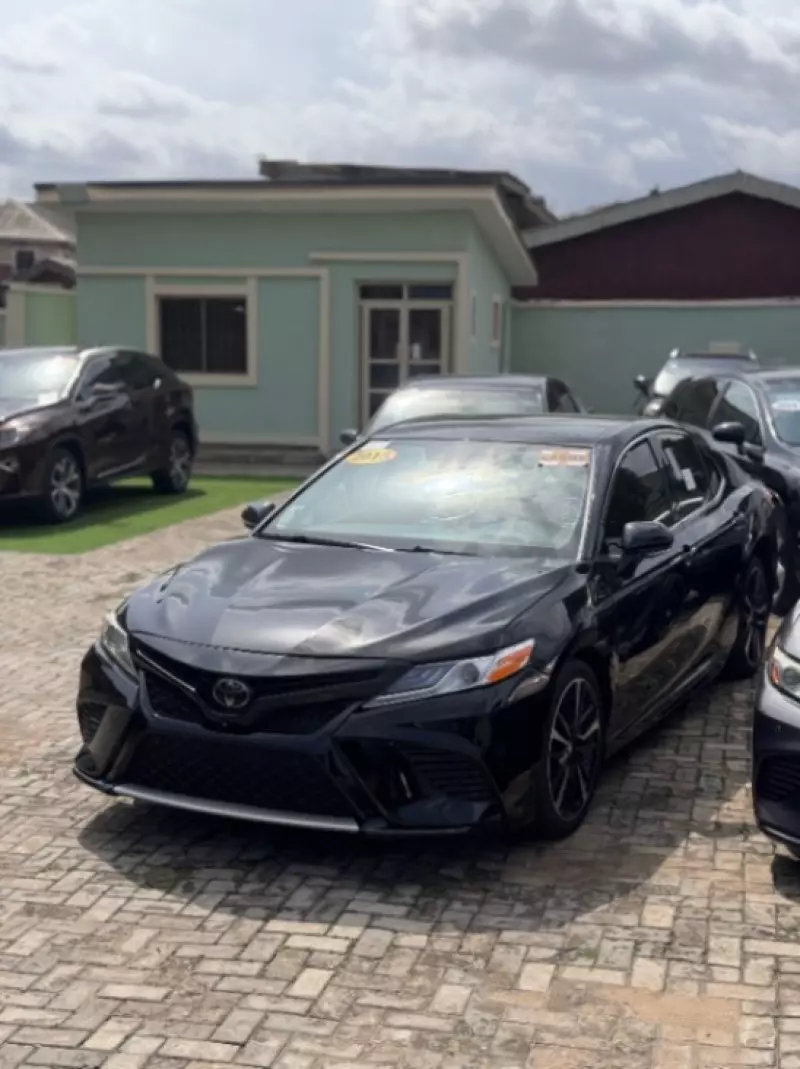 Toyota Camry   - 2018