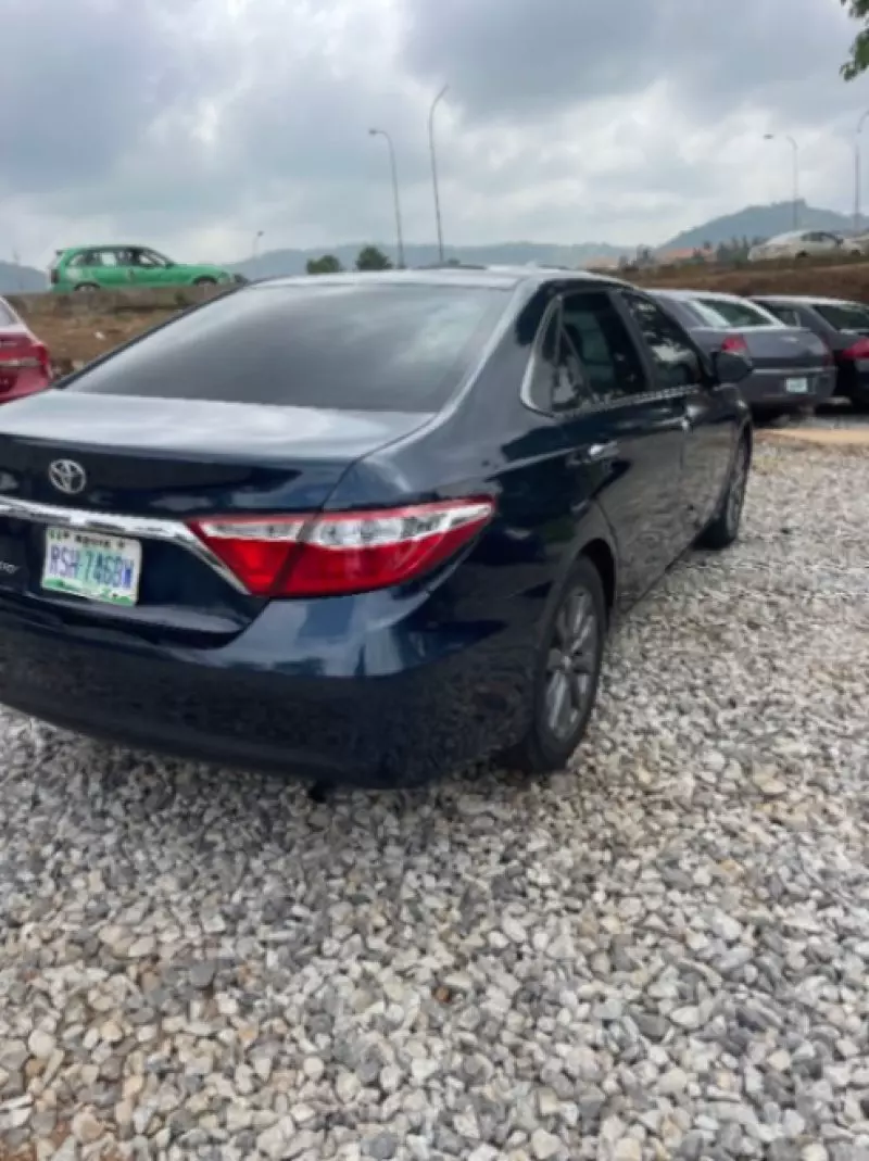 Toyota camry   - 2015