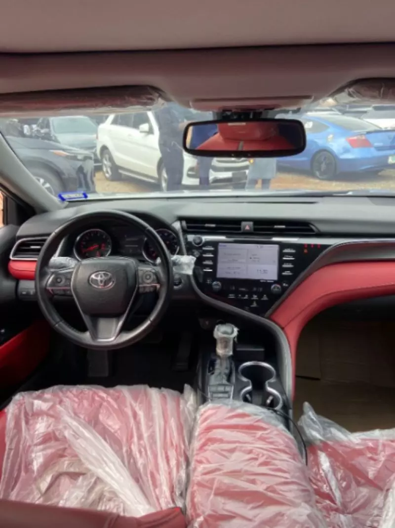 Toyota camry   - 2018
