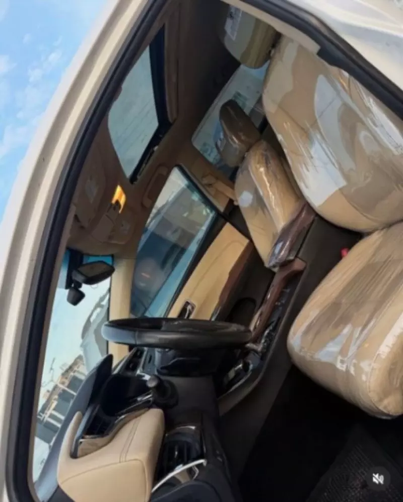 Toyota Avalon   - 2013
