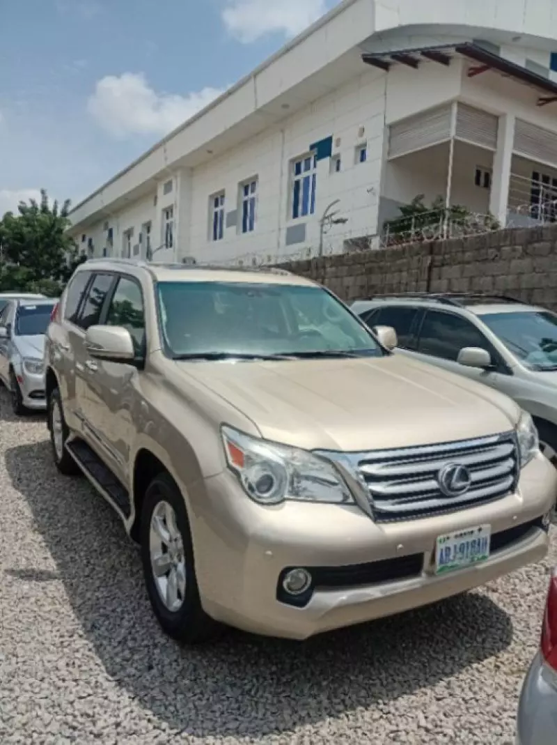 Lexus GX 460   - 2012