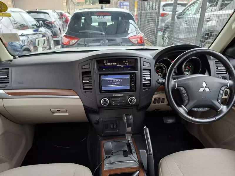 Mitsubishi Pajero Sport   - 2013