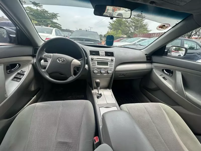Toyota Camry   - 2010