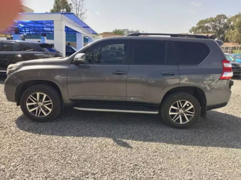 Toyota Land Cruiser Prado   - 2015
