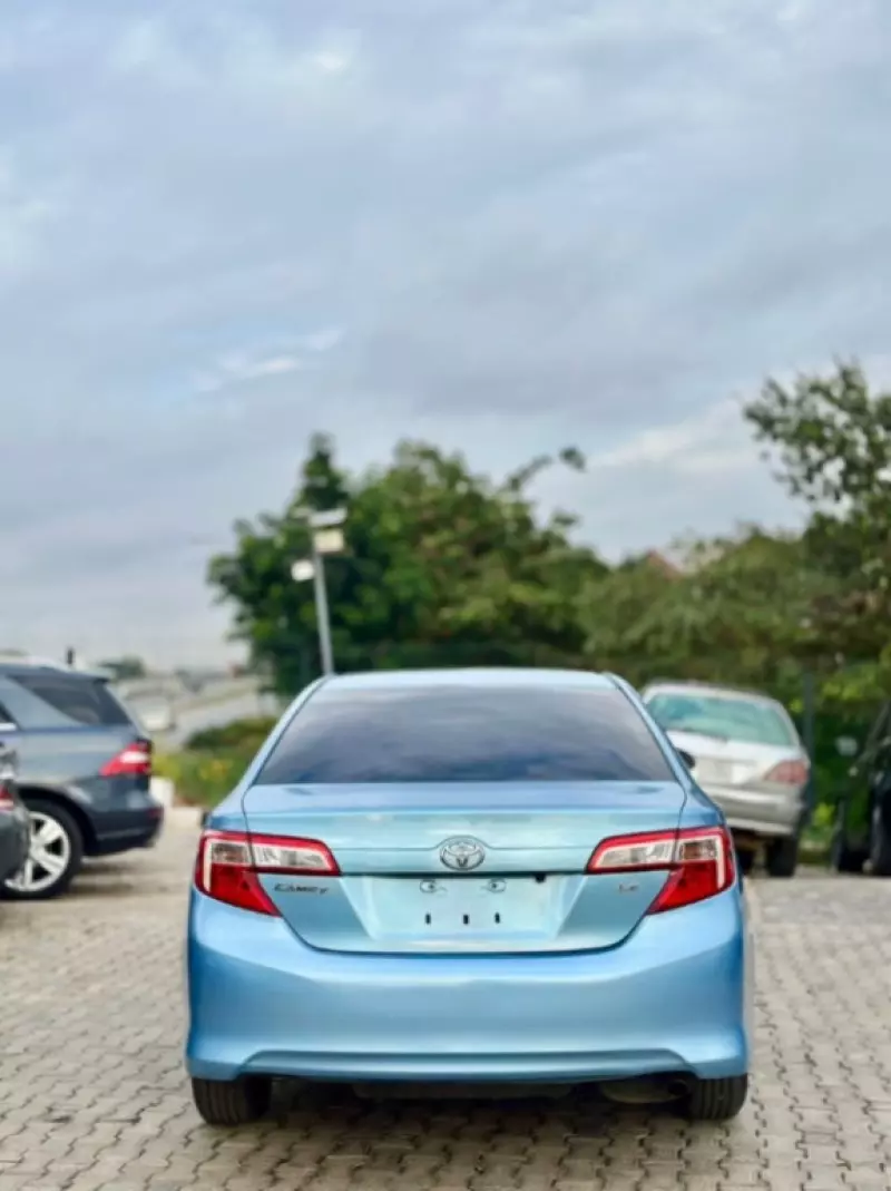 Toyota camry   - 2013