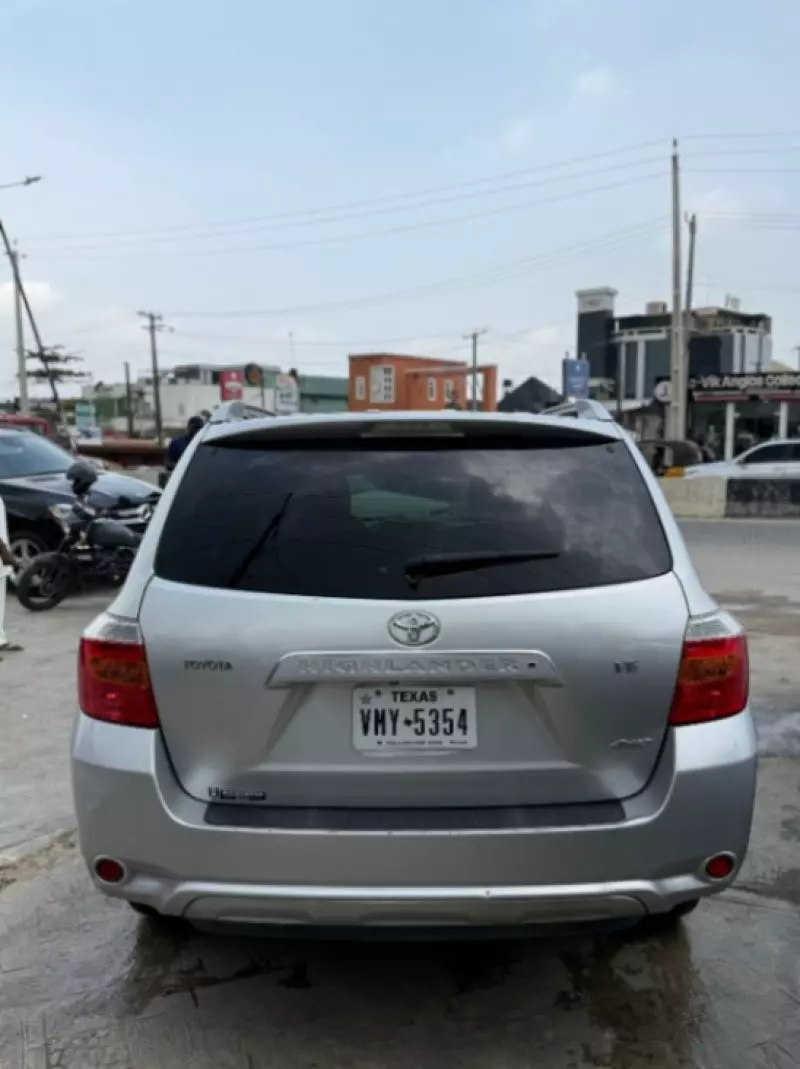 Toyota Highlander   - 2009