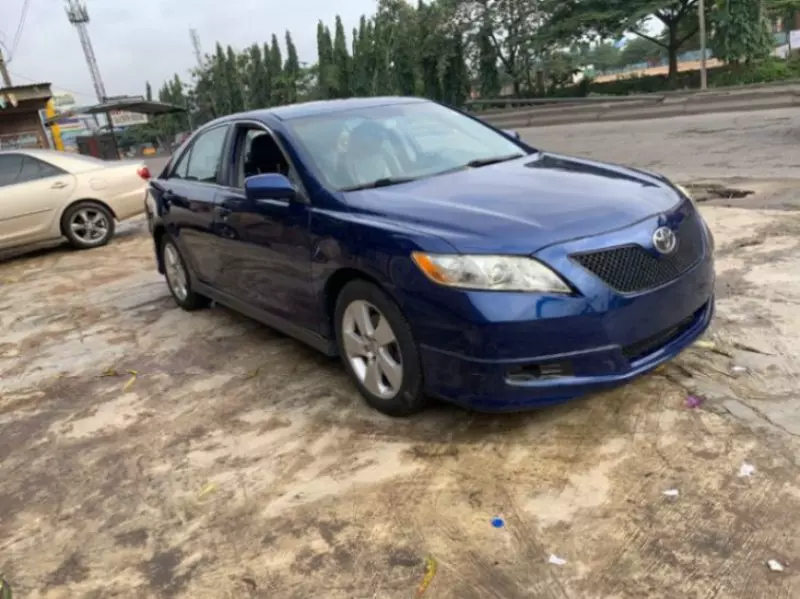 Toyota Camry   - 2007