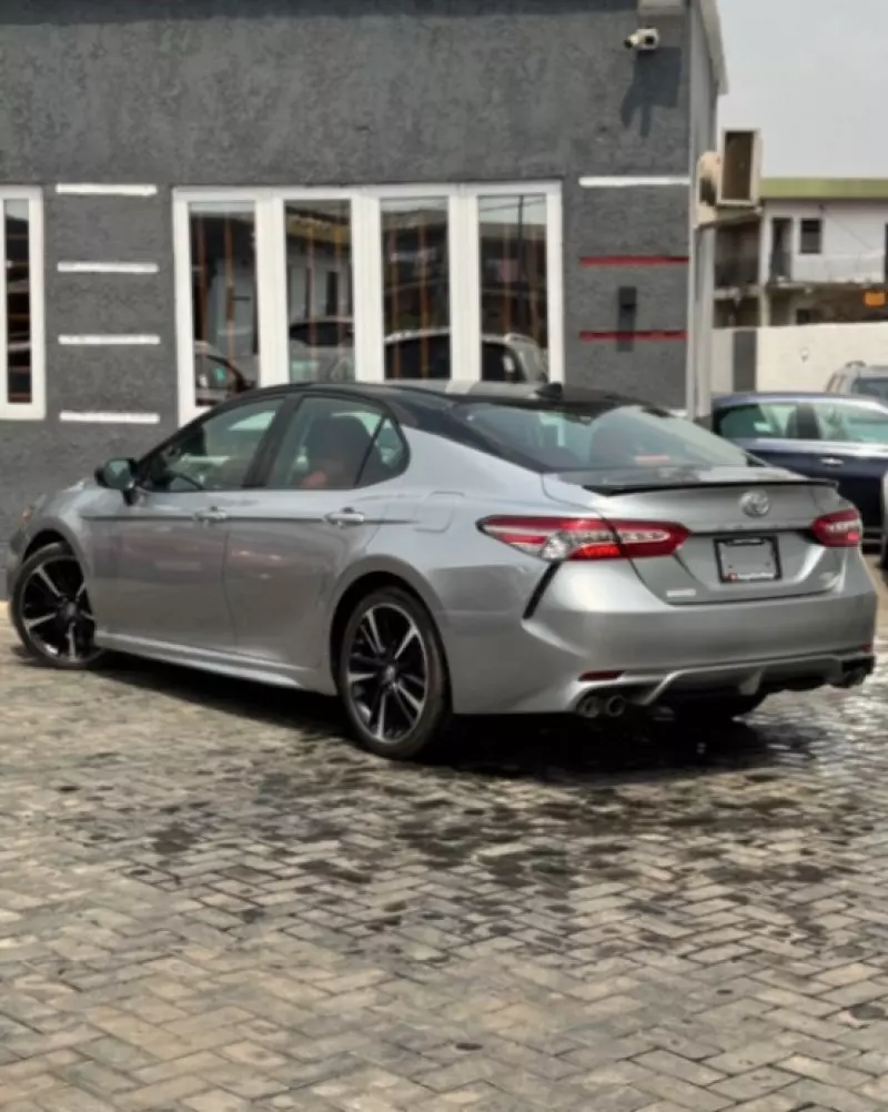 Toyota Camry   - 2019