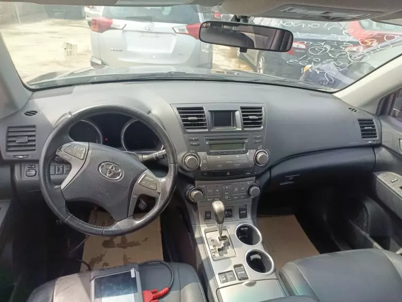 Toyota Highlander   - 2010