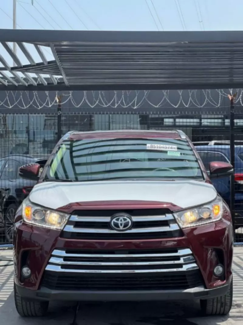Toyota Highlander   - 2015
