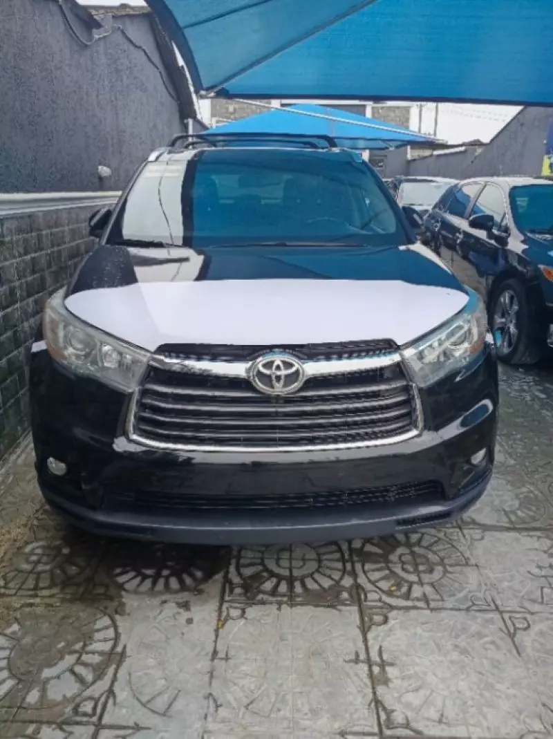 Toyota Highlander   - 2015