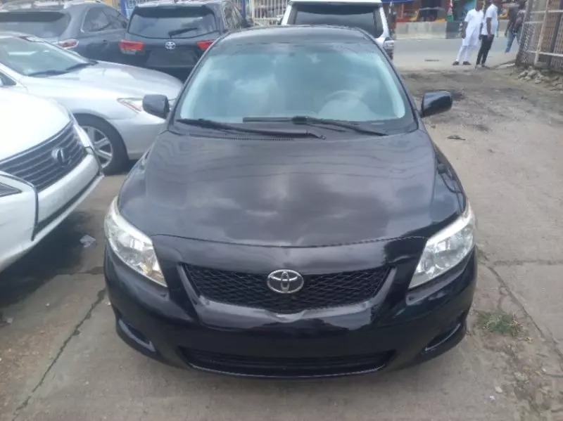 Toyota Corolla   - 2011