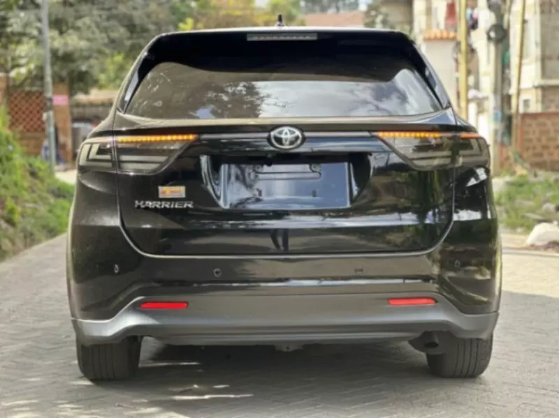 Toyota Harrier   - 2018