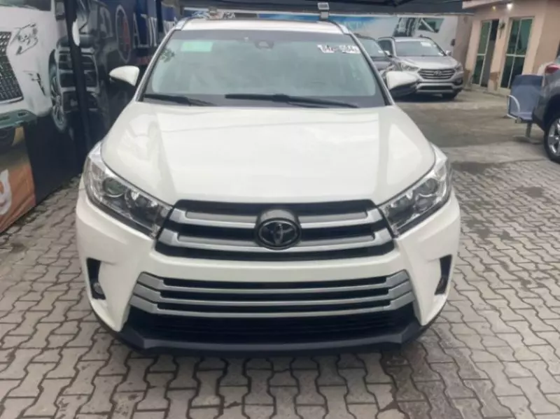 Toyota Highlander   - 2018