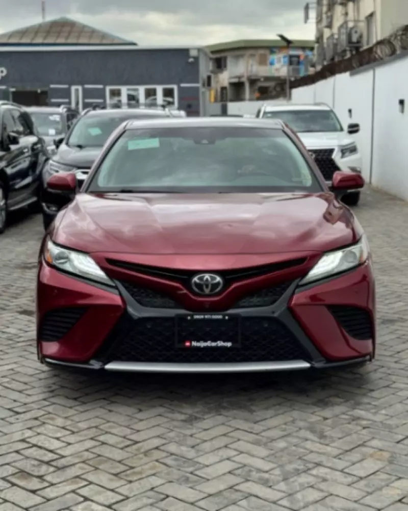 Toyota Camry   - 2018