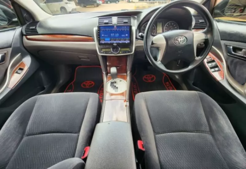 Toyota Allion    - 2013