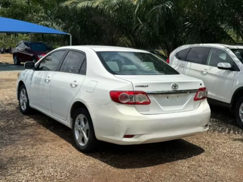 Toyota Corolla   - 2012
