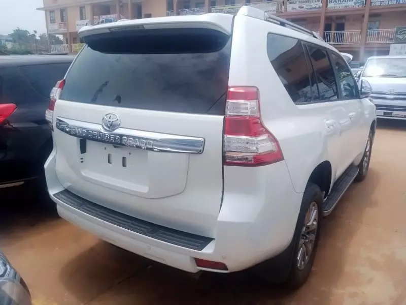 Toyota Landcruiser Prado   - 2016
