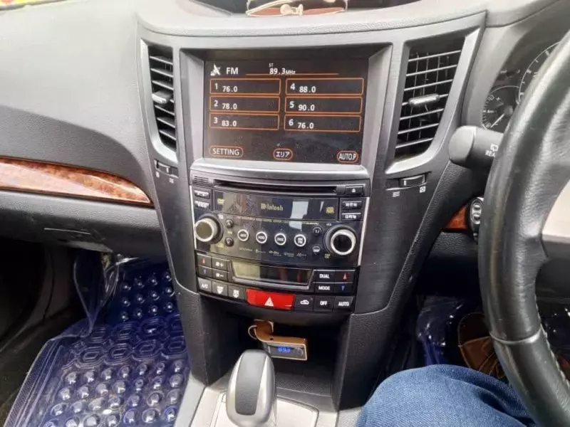 Subaru Legacy   - 2010