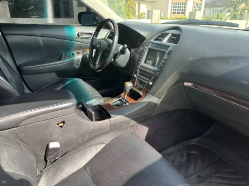Lexus ES 350   - 2011