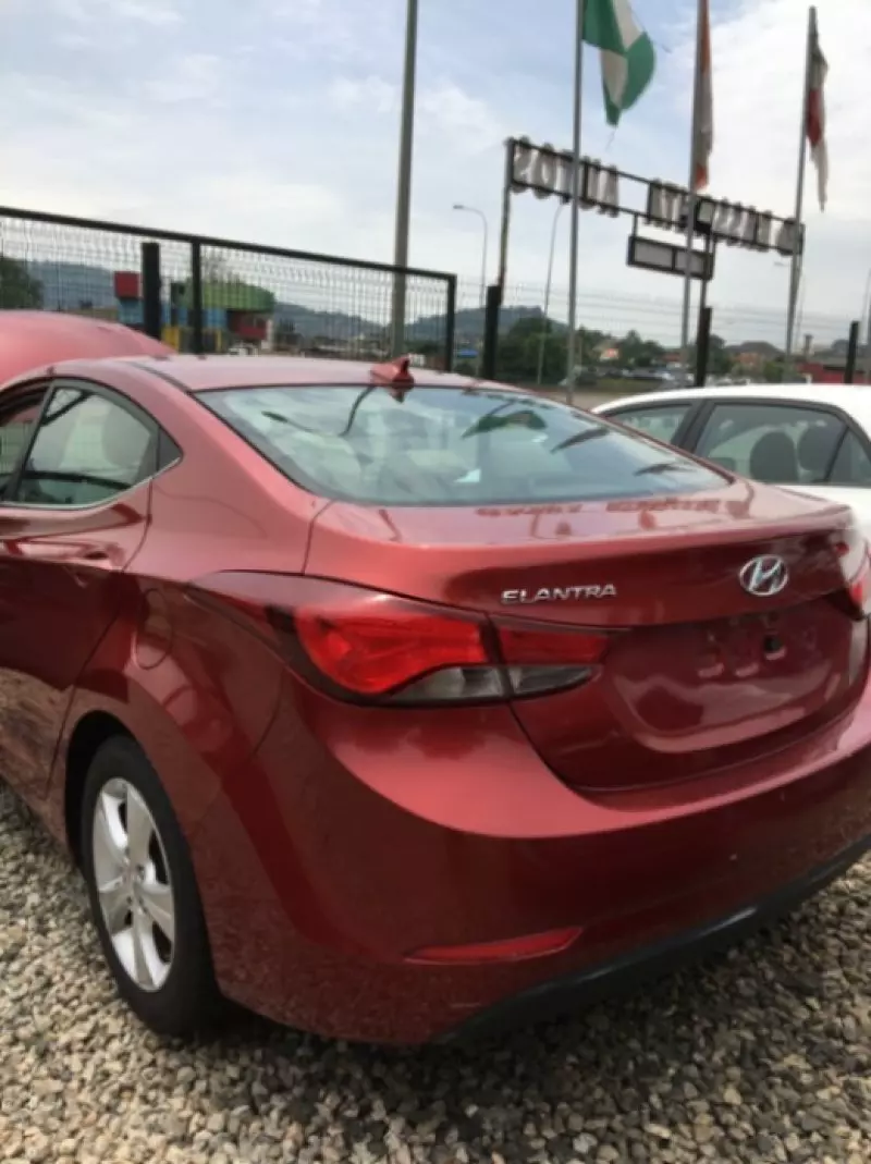 Hyundai Elantra   - 2015
