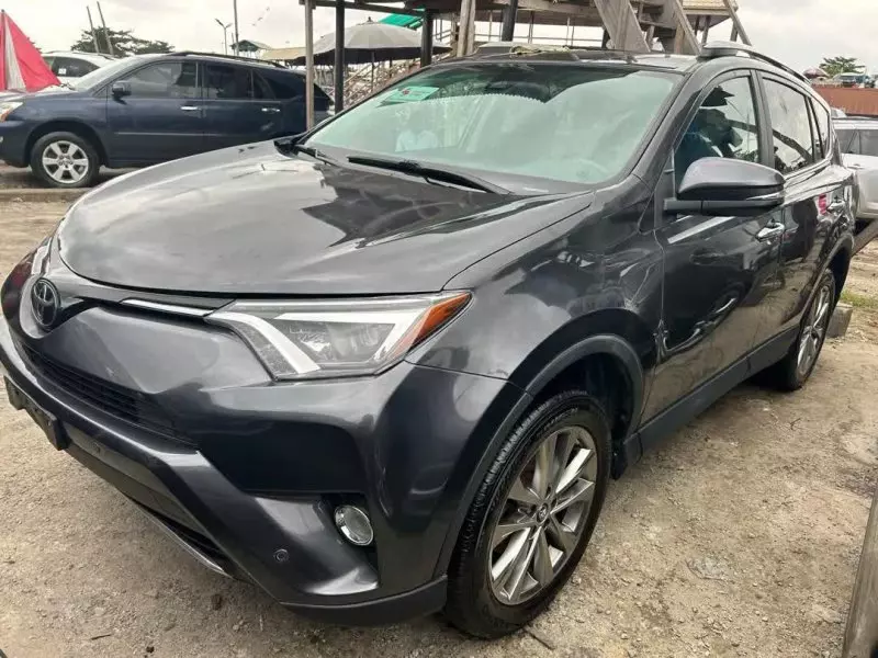 Toyota RAV 4   - 2017