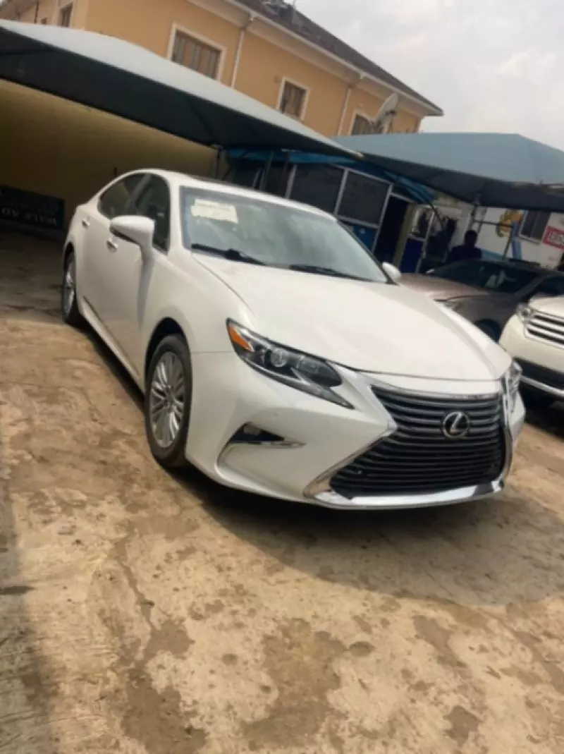 Lexus ES   - 2013
