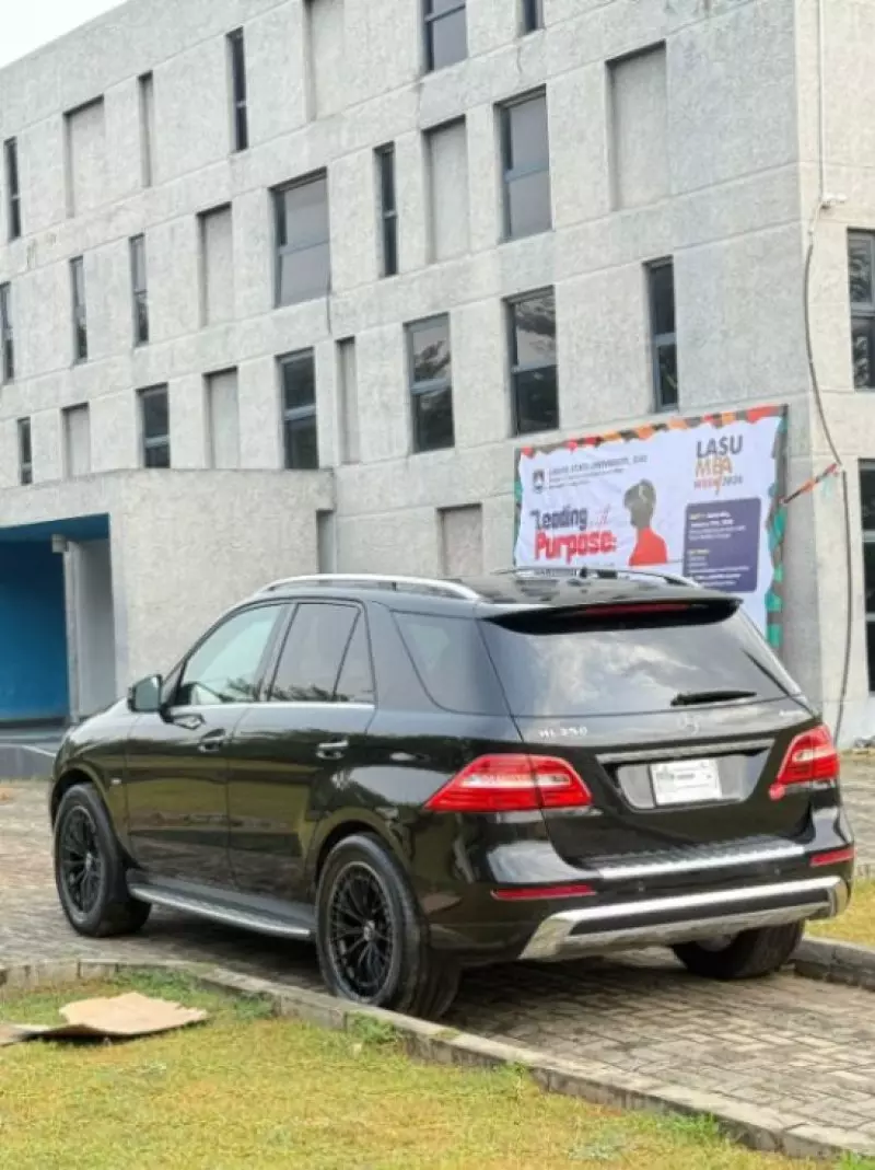 Mercedes-Benz ML-Class - 2012