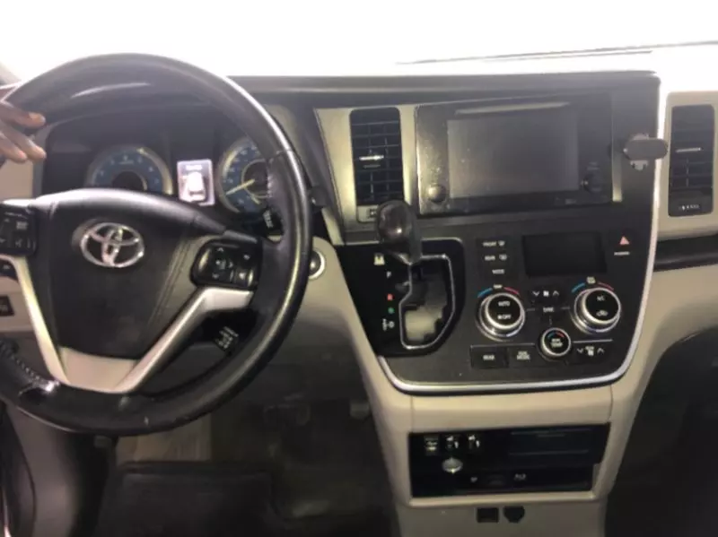 Toyota Sienna   - 2015