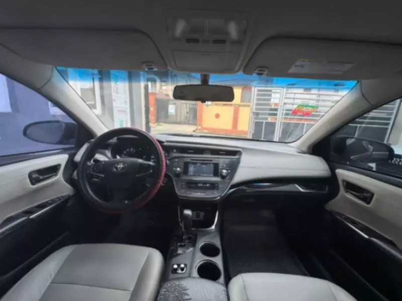 Toyota Avalon   - 2016