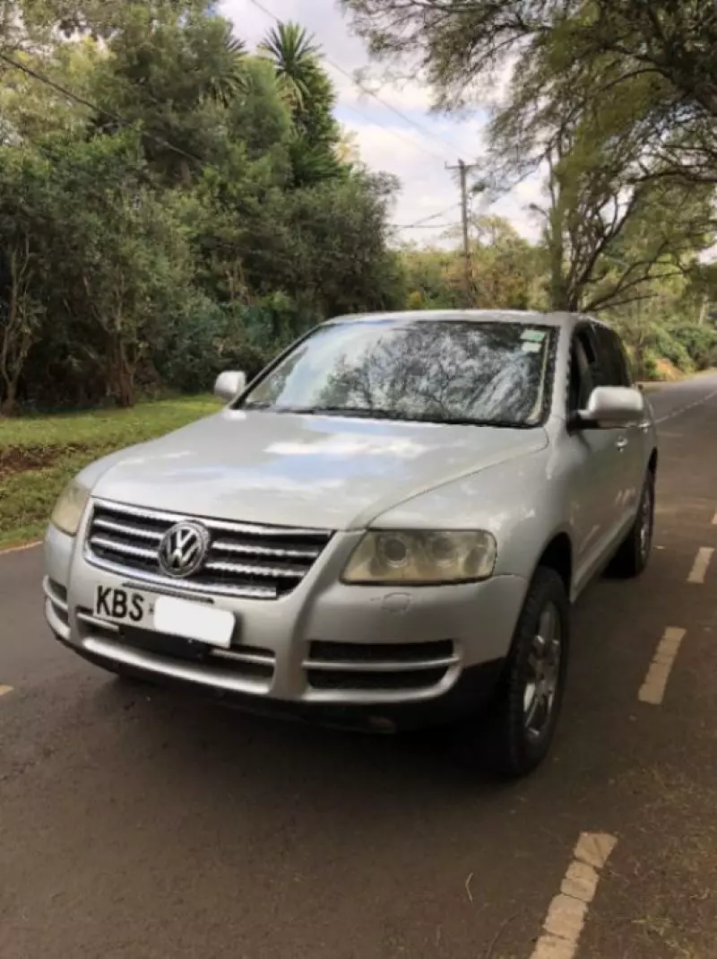 Volkswagen Touareg   - 2005