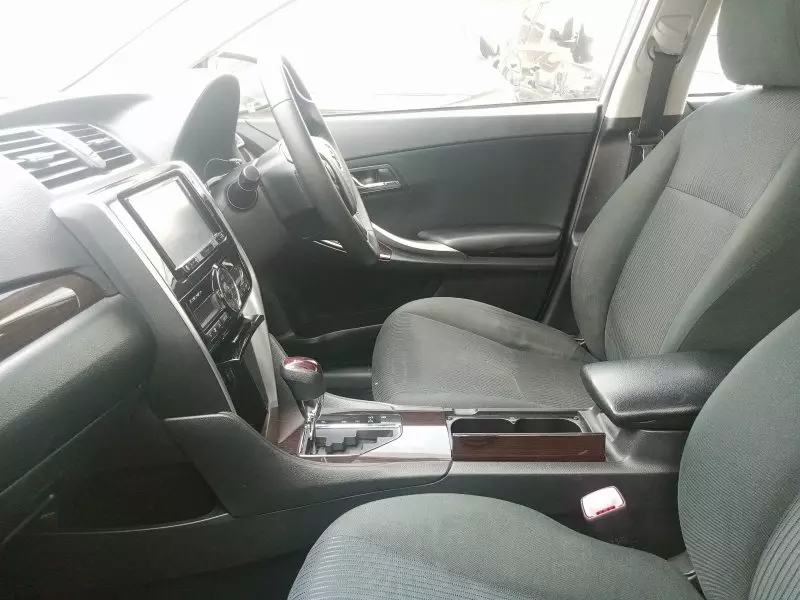Toyota Premio    - 2017