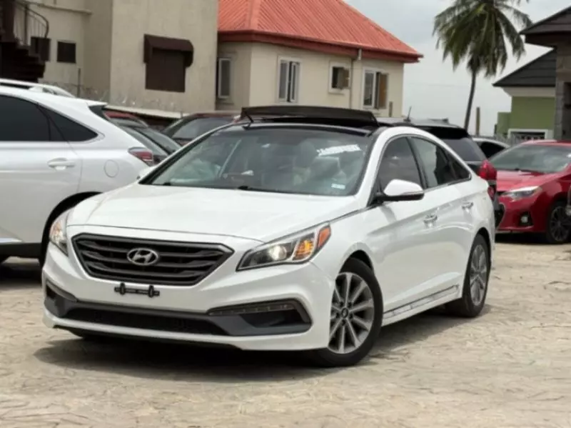 Hyundai Sonata   - 2016