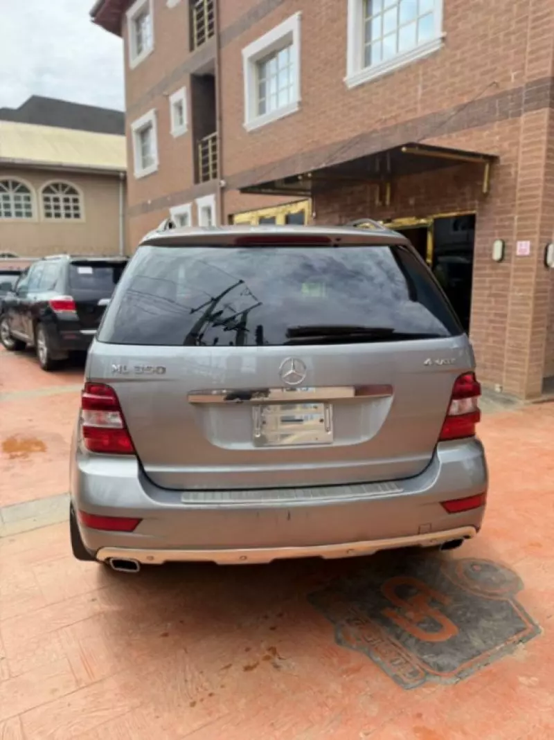 Mercedes-Benz ML 350   - 2011