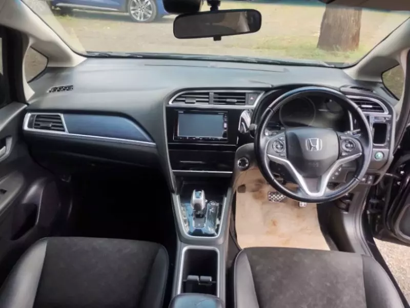 Honda Fit shuttle    - 2018