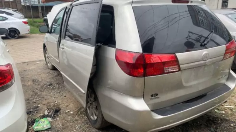 Toyota Sienna   - 2006