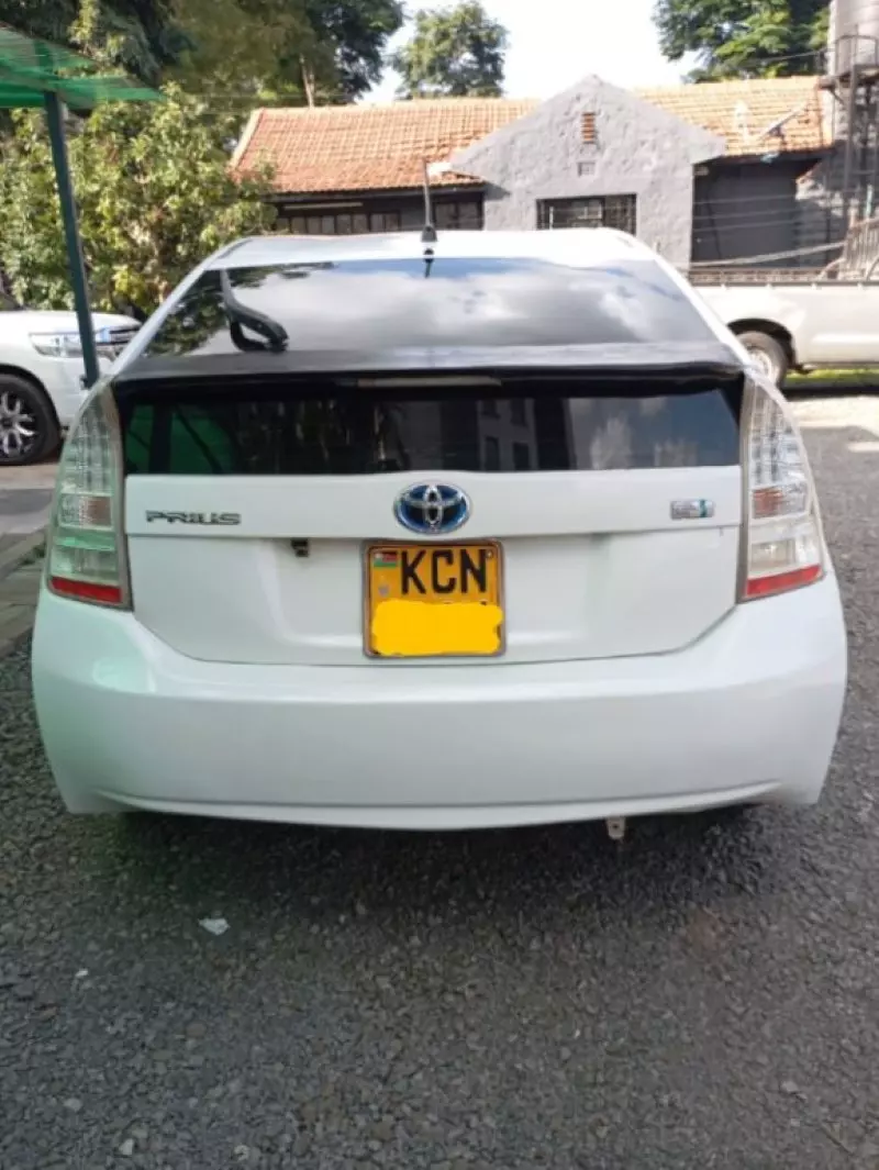 Toyota Prius   - 2010