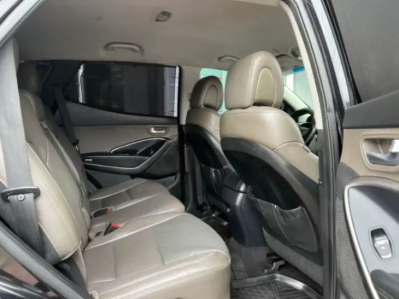 Hyundai Santa Fe   - 2015