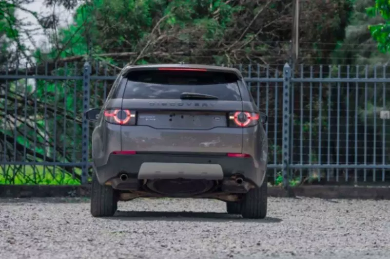 Land Rover Discovery   - 2015