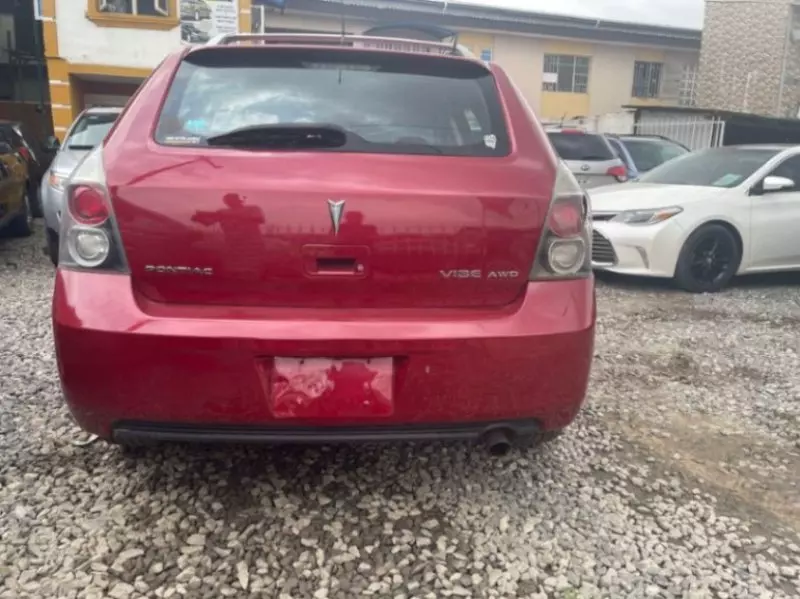 Pontiac Vibe   - 2009