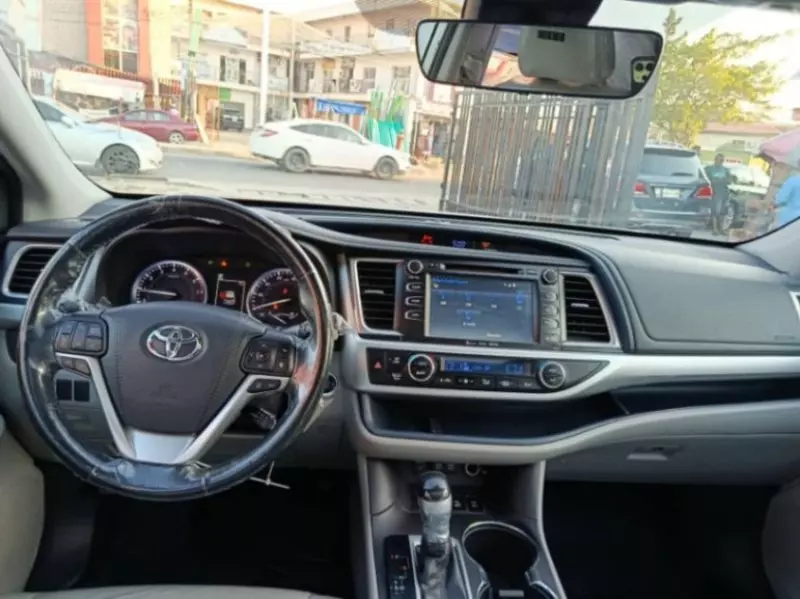 Toyota Highlander   - 2018