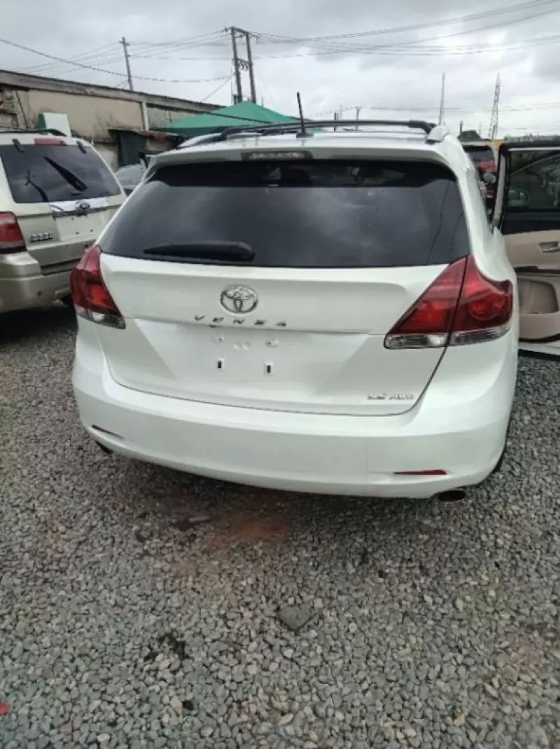 Toyota Venza   - 2013