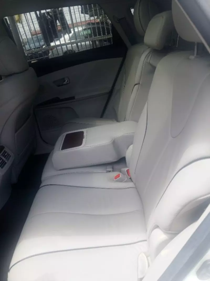 Toyota Venza   - 2012