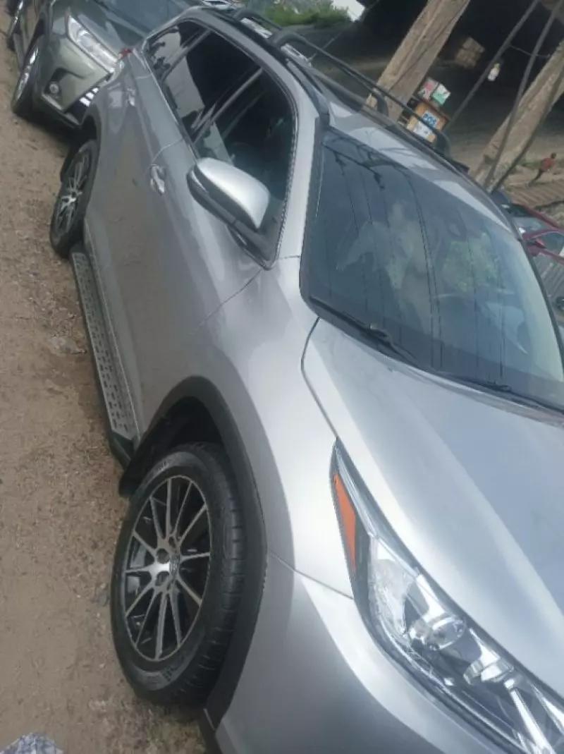 Toyota Highlander   - 2018