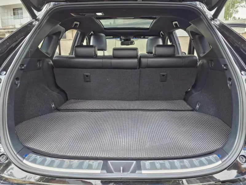 Toyota Harrier   - 2018