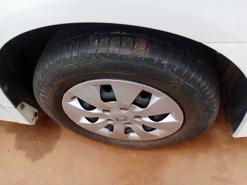 Toyota Noah   - 2012