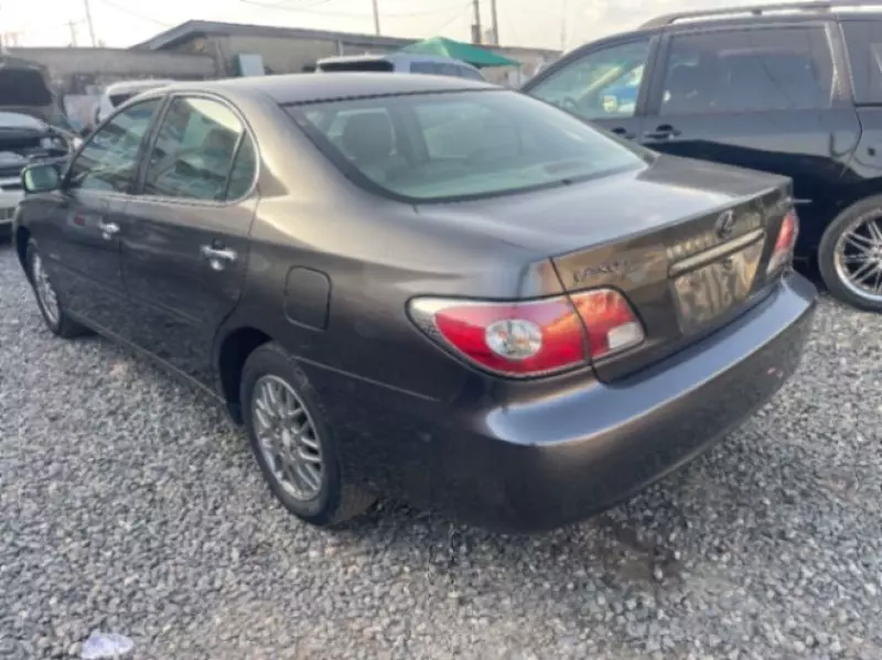 Lexus ES 330   - 2004